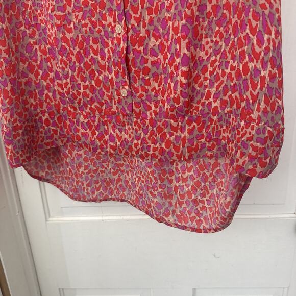 CAbi Heartbreaker Top #3270 Large Red Blushing Blouse Button - Picture 3 of 7